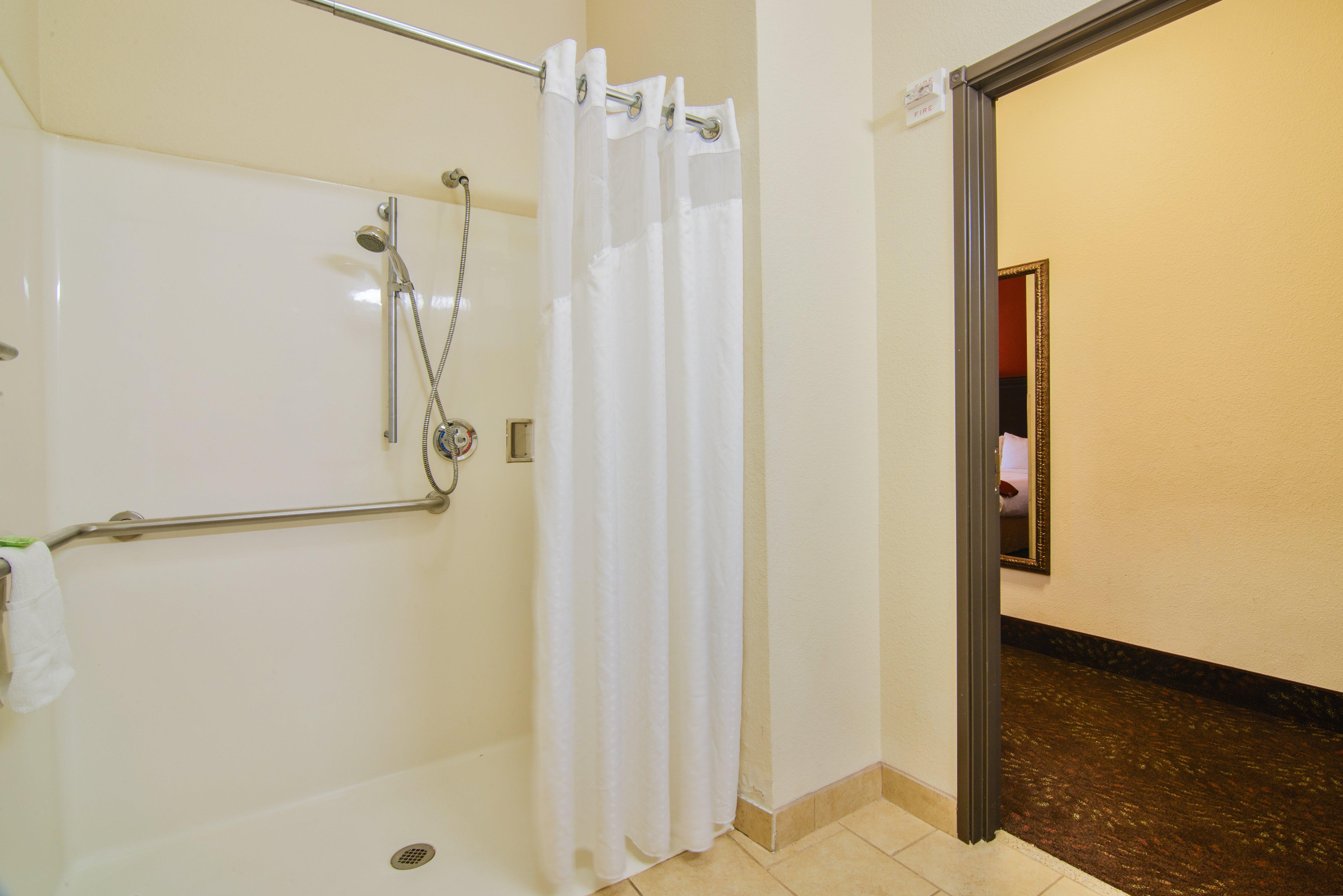 Holiday Inn Express Hotel & Suites Terrell By Ihg Exterior photo