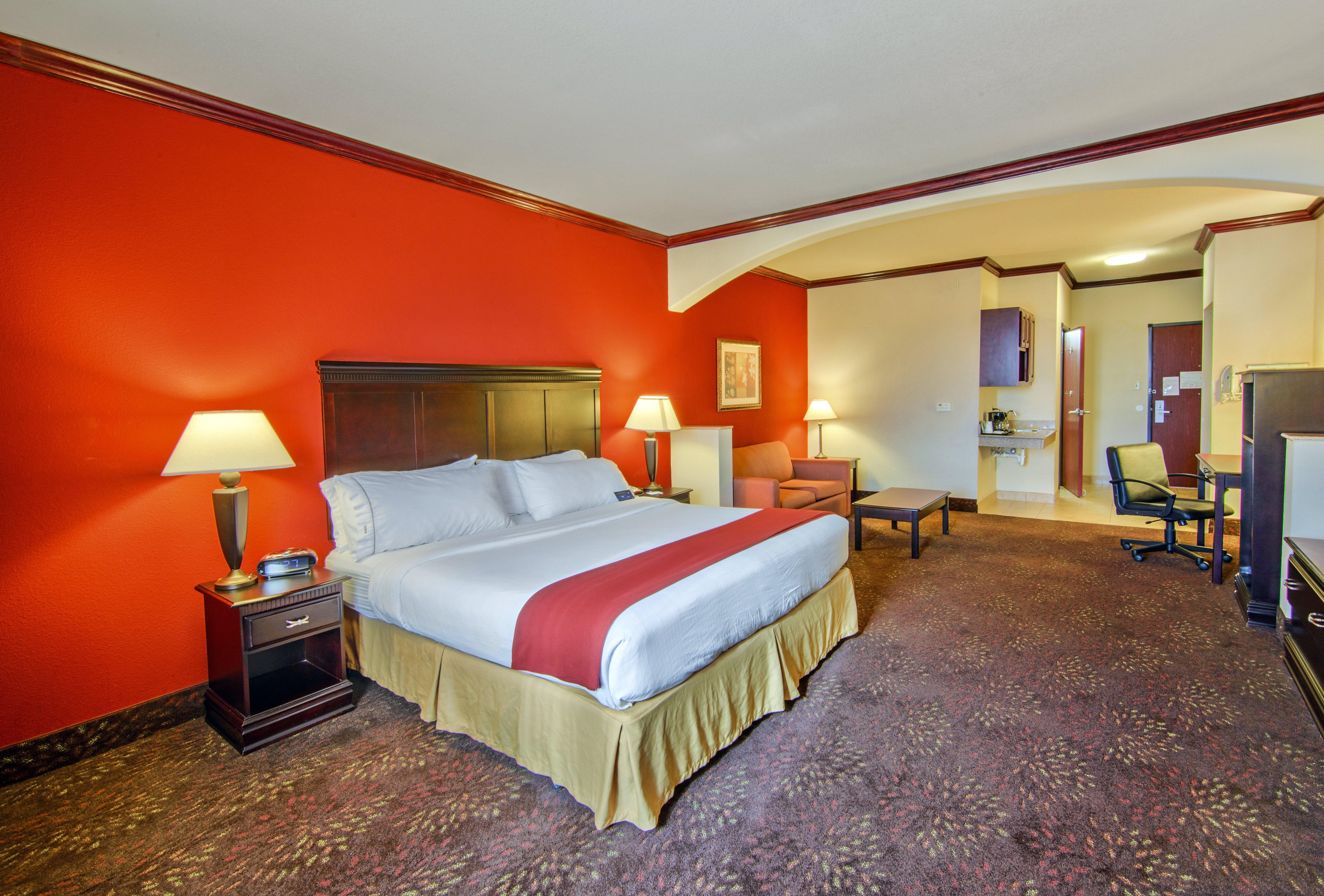 Holiday Inn Express Hotel & Suites Terrell By Ihg Exterior photo